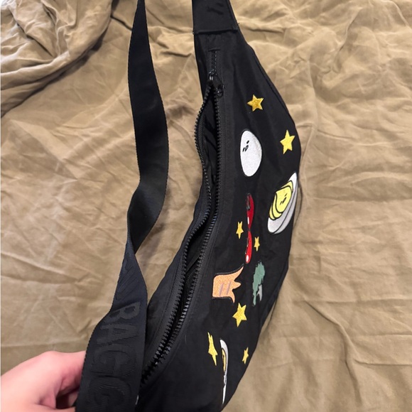 Baggu x Gudetama Medium Nylon Crescent Bag - Picture 3 of 4